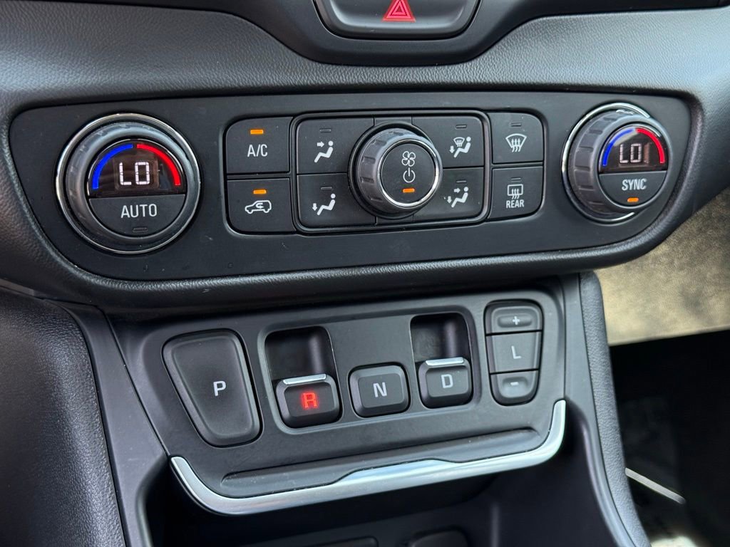 Used 2020 GMC Terrain SLT w/ Preferred Package FWD image 11