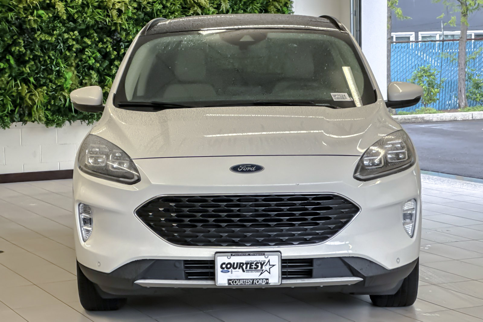 Certified 2020 Ford Escape Titanium AWD/4WD image 9