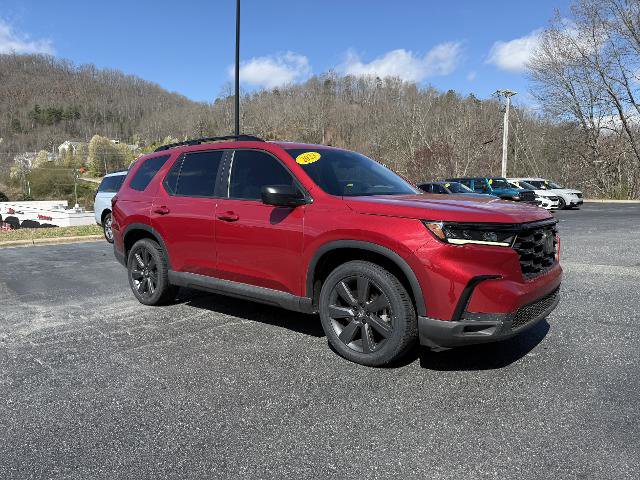 Used 2023 Honda Pilot Sport image 16