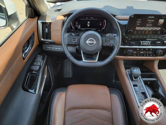 Used 2025 Nissan Pathfinder Platinum w/ Lighting Package (N92) FWD image 21