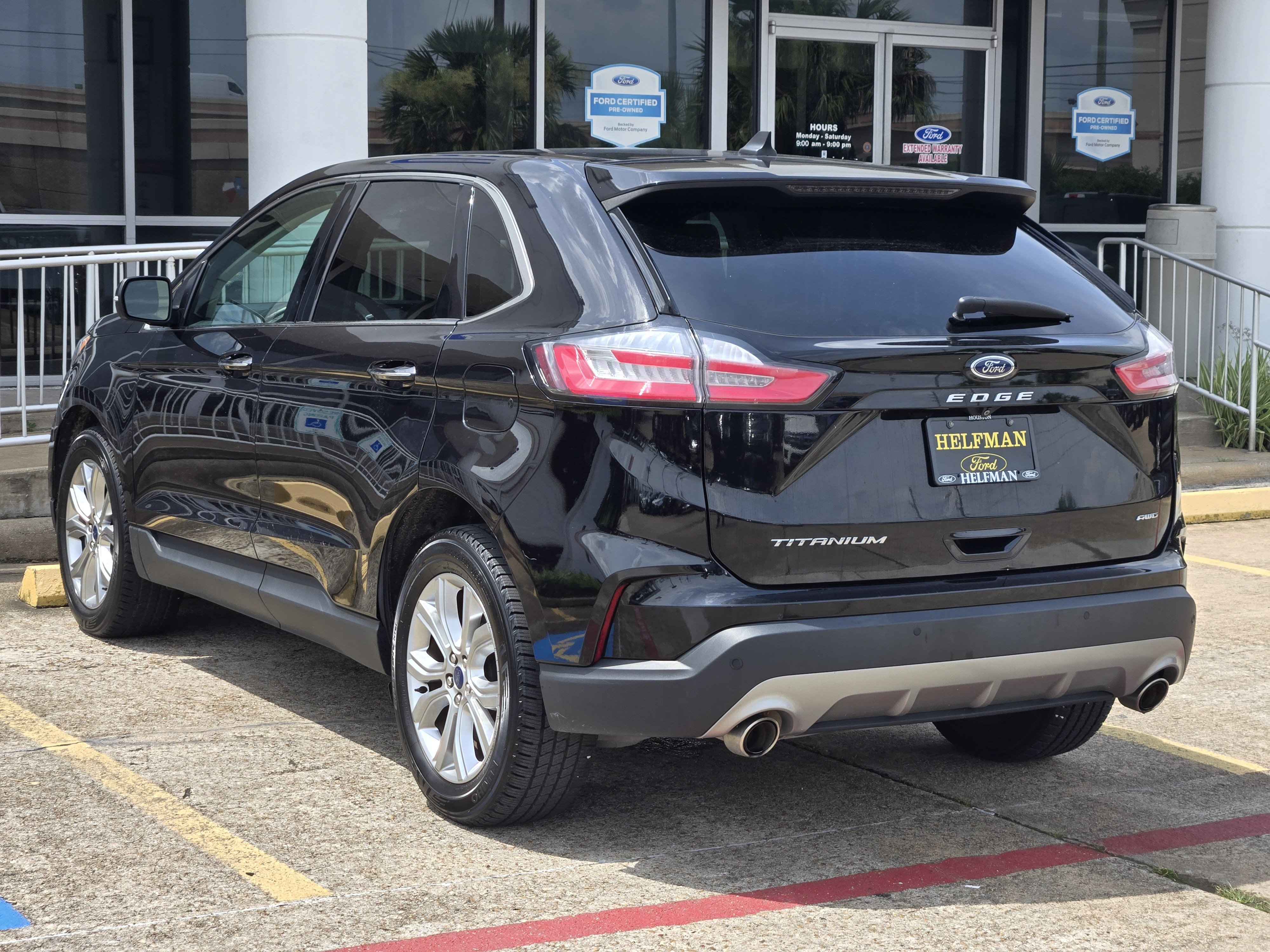 Certified 2022 Ford Edge Titanium AWD/4WD image 3