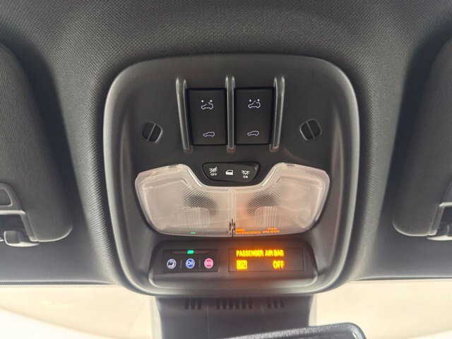 Used 2025 Chevrolet Colorado ZR2 w/ Technology Package AWD/4WD image 14