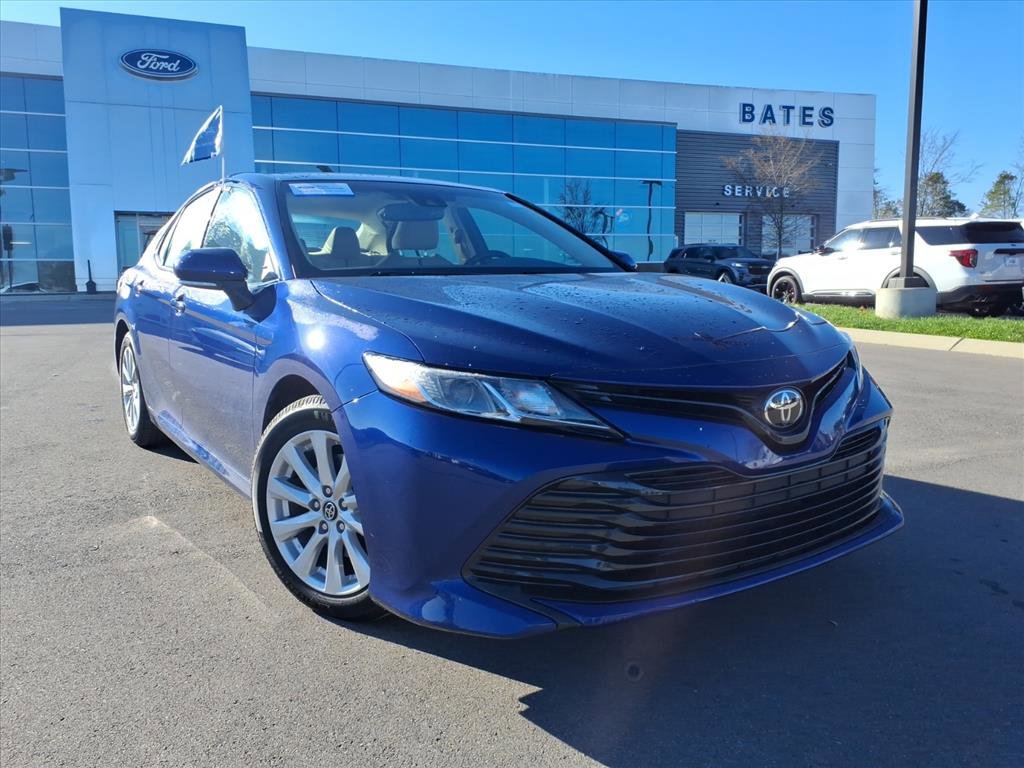Used 2018 Toyota Camry LE image 1
