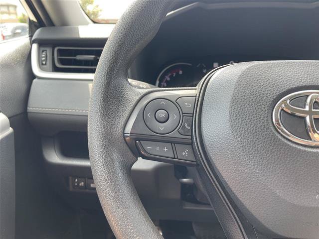 Used 2025 Toyota RAV4 XLE FWD image 13
