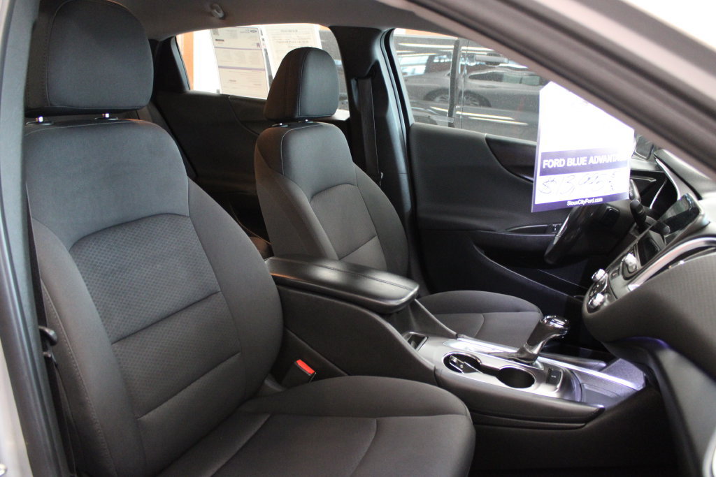 Used 2018 Chevrolet Malibu LT FWD image 46