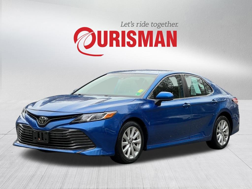 Used 2019 Toyota Camry LE image 2