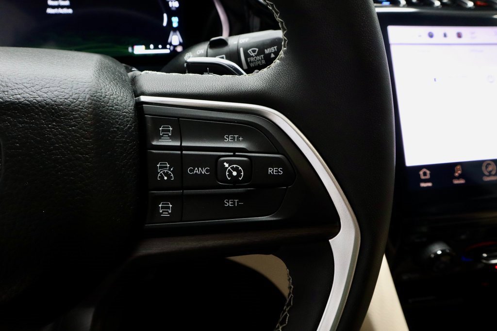 Used 2024 Jeep Grand Cherokee Limited 4xe image 30