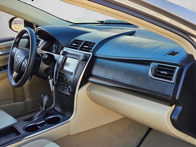 Used 2017 Toyota Camry LE image 23