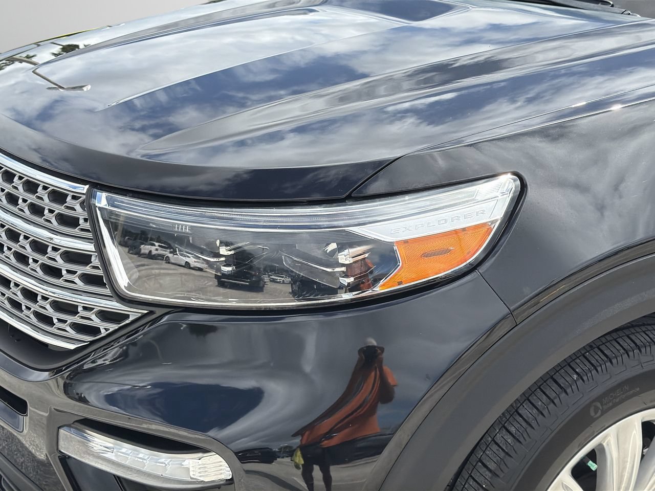 Certified 2023 Ford Explorer Limited w/ Limited Technology Package RWD image 6