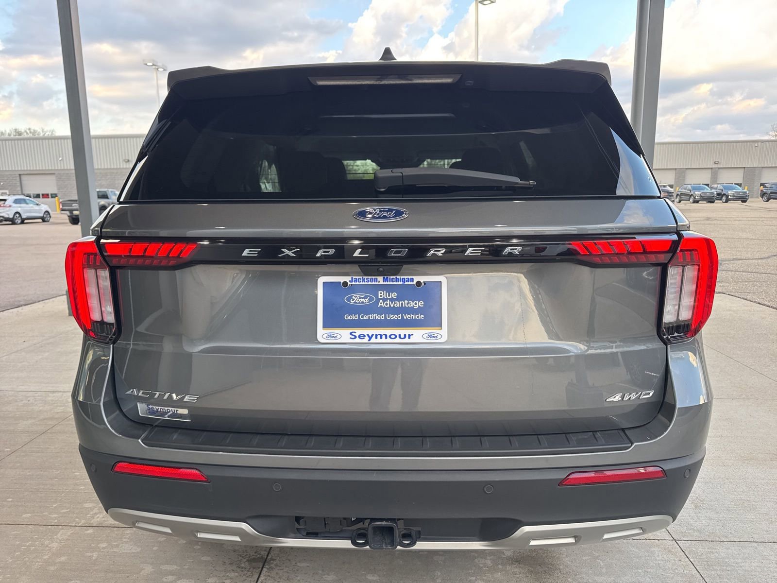 Certified 2025 Ford Explorer Active w/ Active Comfort Package image 3