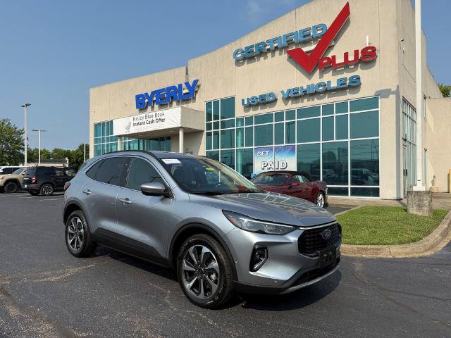 Certified 2023 Ford Escape Platinum w/ Premium Technology Package AWD/4WD image 2