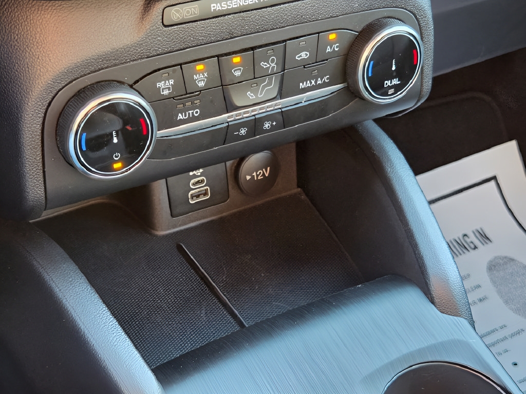 Certified 2025 Ford Escape ST-Line AWD/4WD image 19
