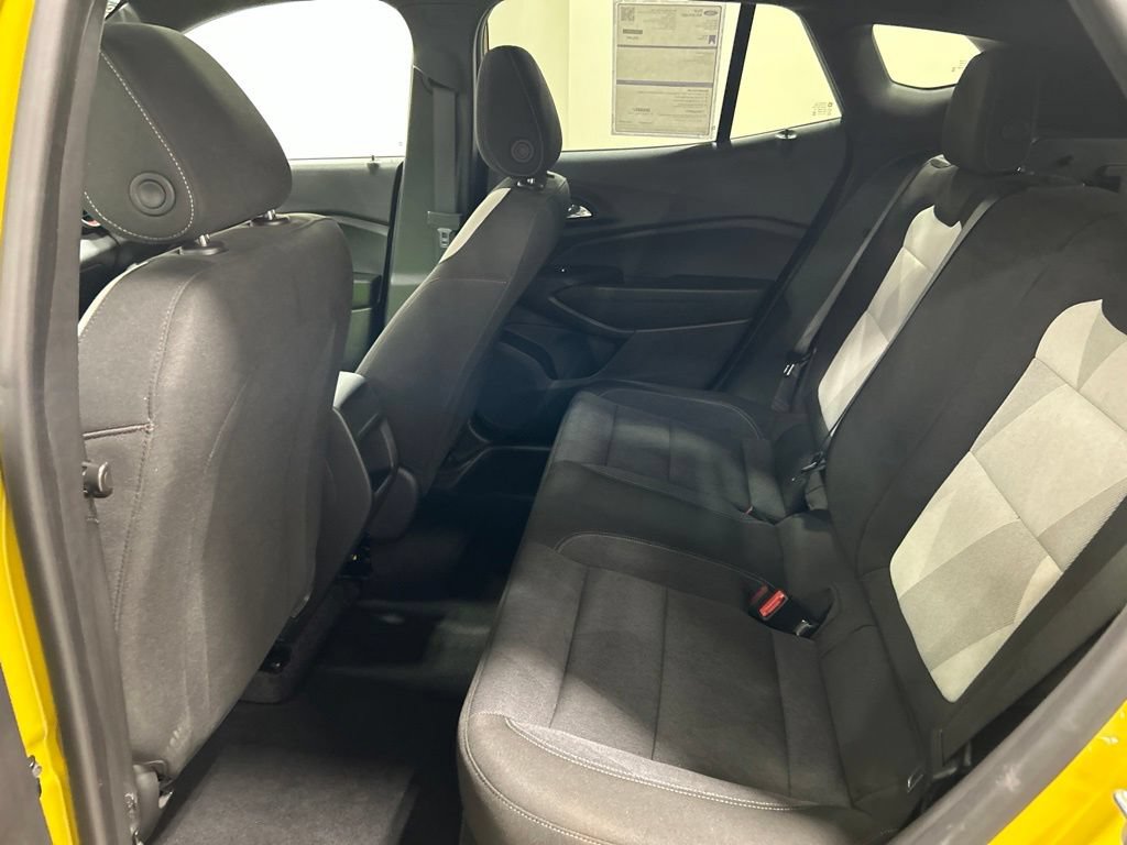 Used 2024 Chevrolet Trax RS w/ Sunroof Package FWD image 26