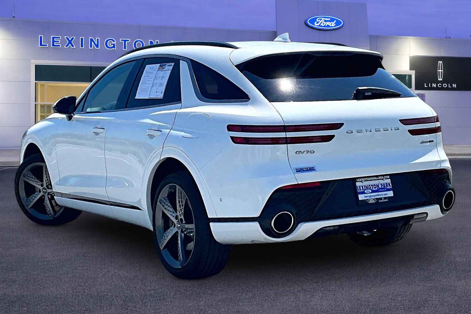 Used 2023 Genesis GV70 3.5T Sport w/ Sport Prestige Package AWD/4WD image 4