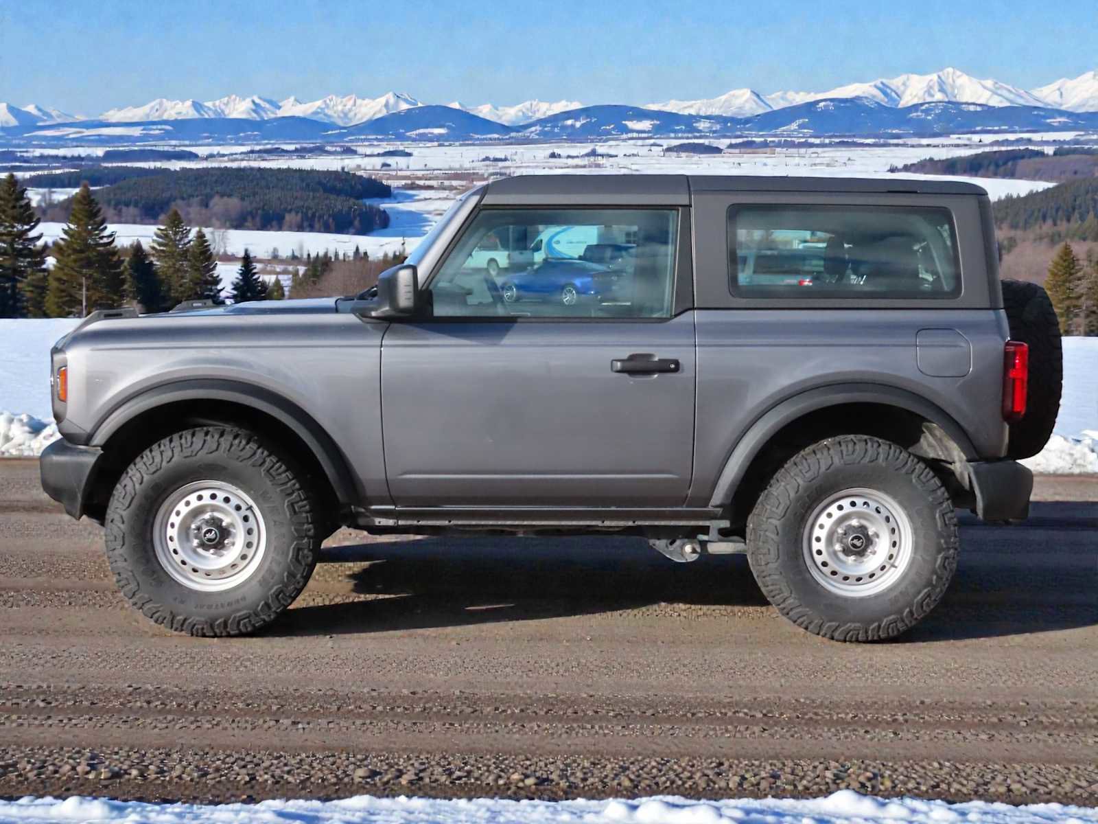 Certified 2025 Ford Bronco Base image 3