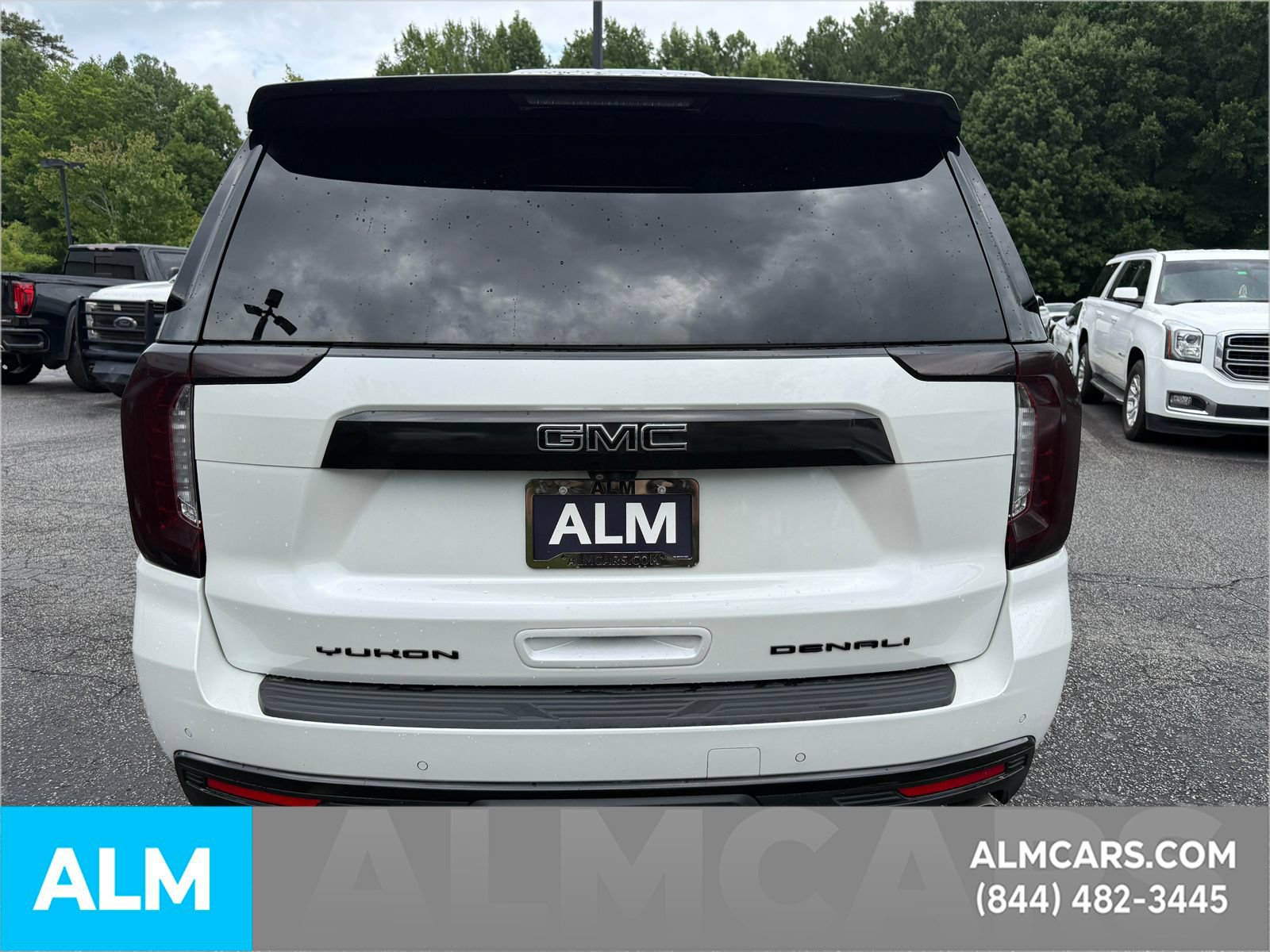 Used 2023 GMC Yukon XL Denali w/ Denali Reserve Package RWD image 9