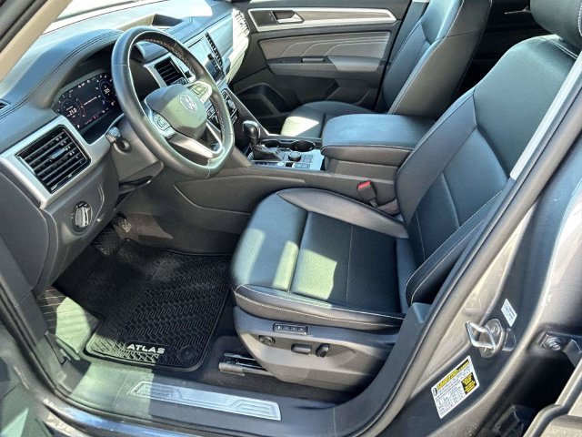 Used 2023 Volkswagen Atlas SEL AWD/4WD image 17