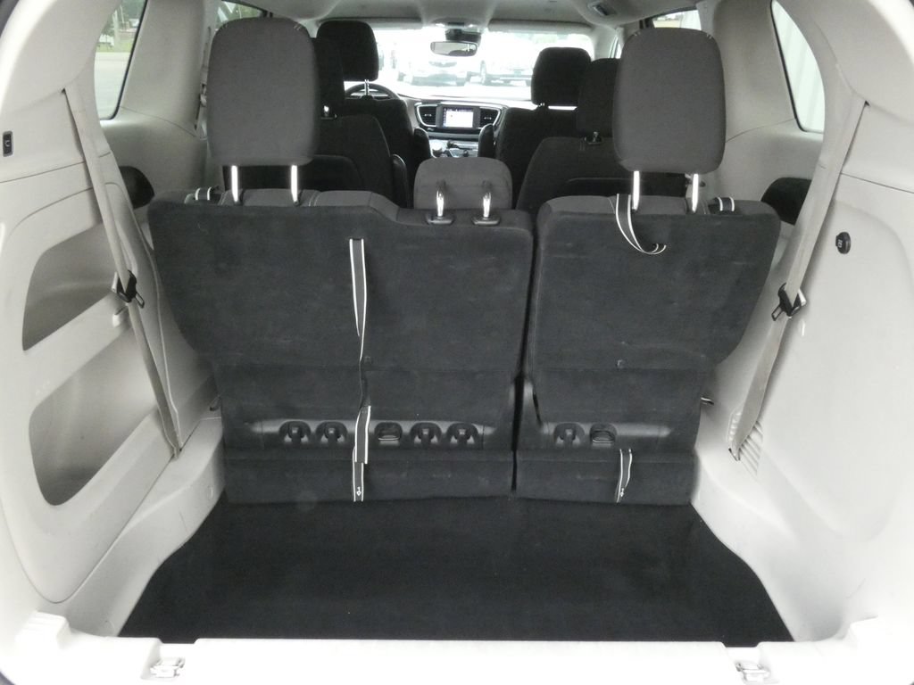 Used 2023 Chrysler Voyager LX FWD image 34