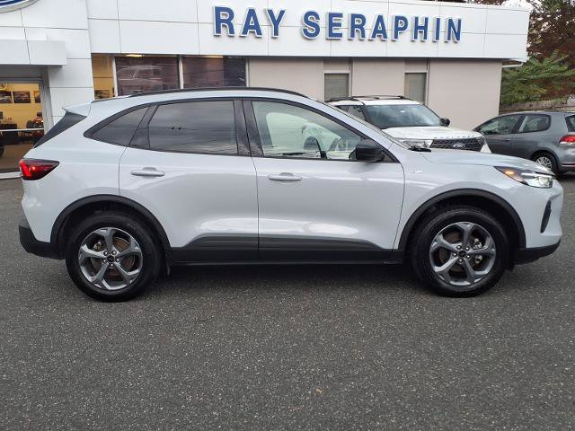Certified 2026 Ford Escape ST-Line AWD/4WD image 8