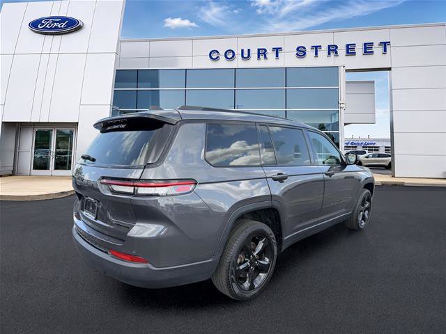 Used 2024 Jeep Grand Cherokee L Limited w/ Black Appearance Package AWD/4WD image 3