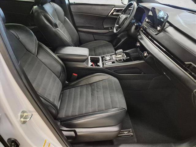 Used 2024 Mitsubishi Outlander Ralliart AWD/4WD image 23