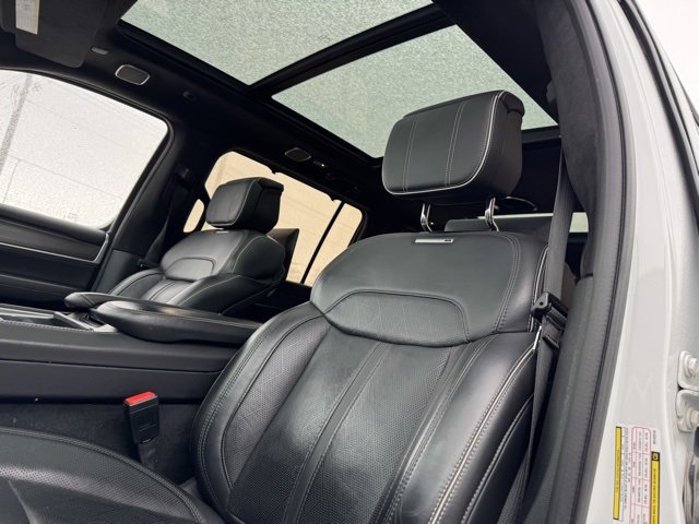 Used 2022 Jeep Grand Wagoneer Series II image 7