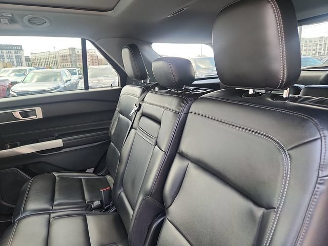 Certified 2022 Ford Explorer XLT w/ Equipment Group 202A AWD/4WD image 25