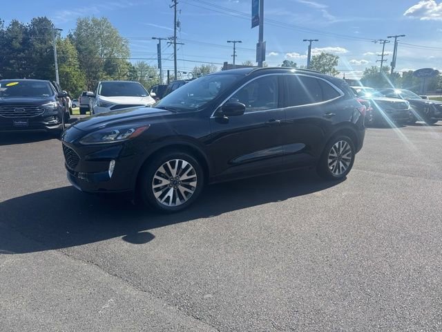Certified 2020 Ford Escape Titanium w/ Titanium Premium Package 2.0 AWD/4WD image 3