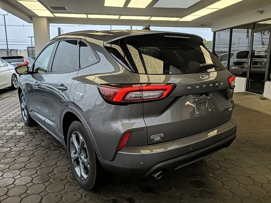 Certified 2023 Ford Escape ST-Line w/ Tech Pack #1 image 5