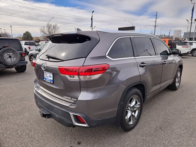 Used 2018 Toyota Highlander Limited Platinum image 2