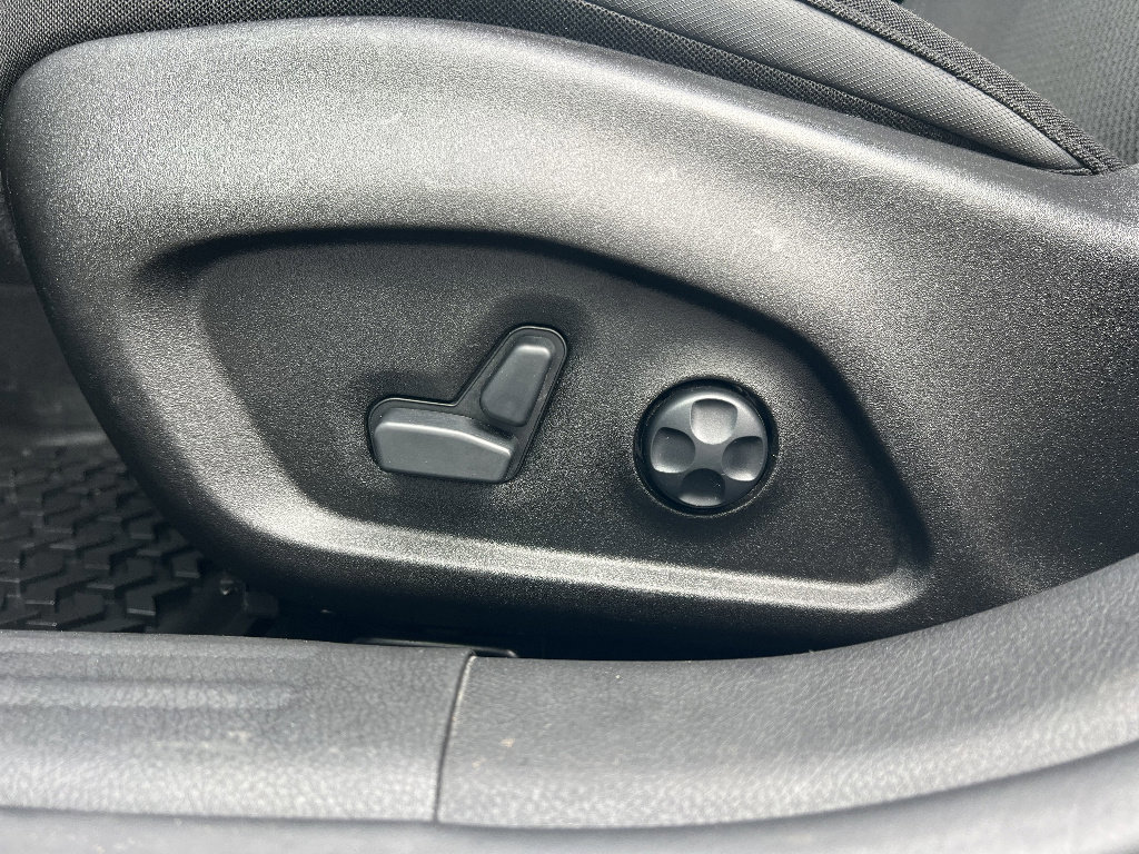 Used 2018 Jeep Renegade Altitude AWD/4WD image 17