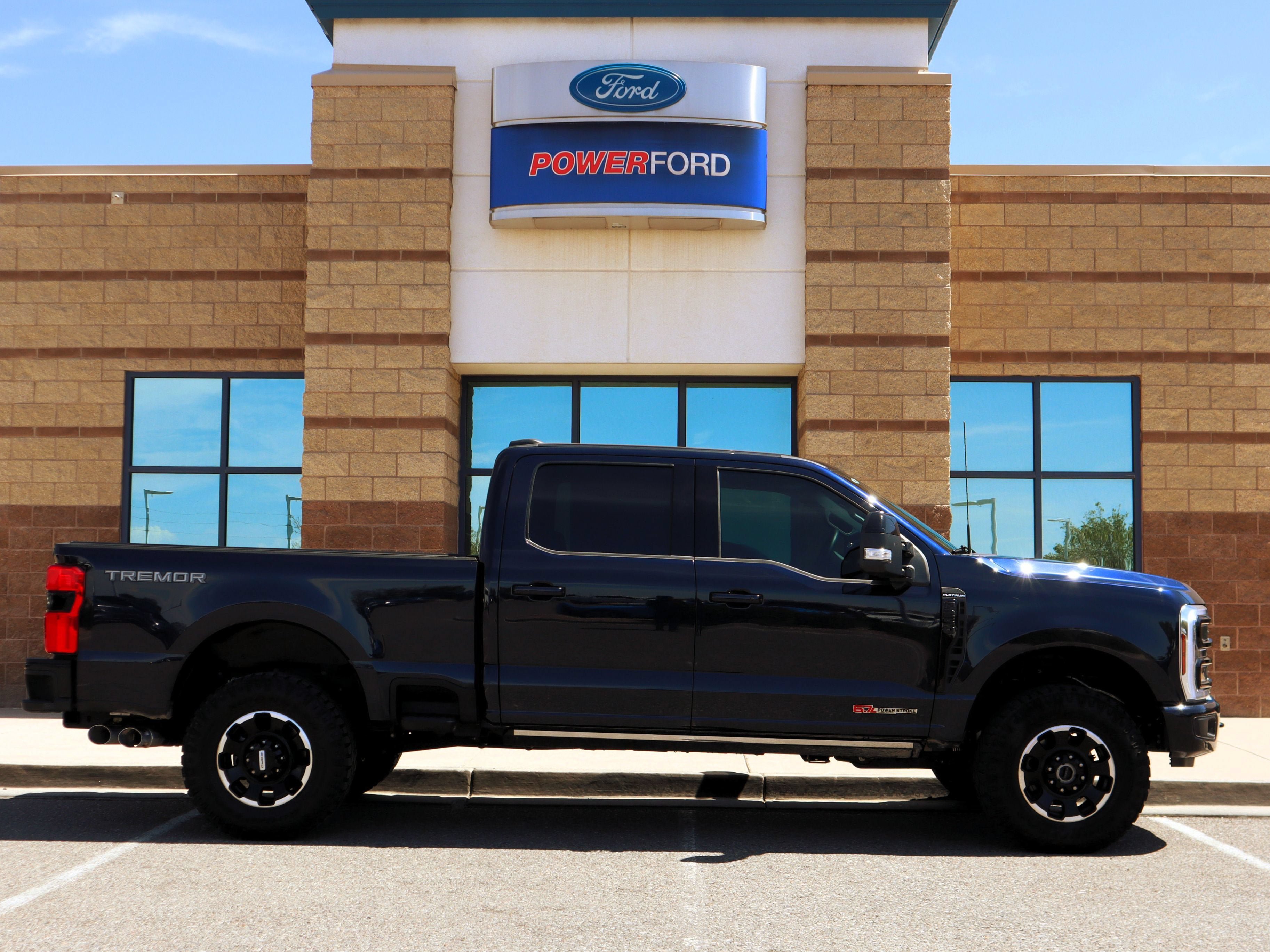 Certified 2025 Ford F250 Platinum w/ Tremor Off-Road Package AWD/4WD image 5