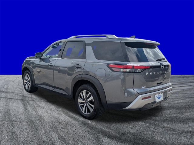 Used 2025 Nissan Pathfinder SL FWD image 6