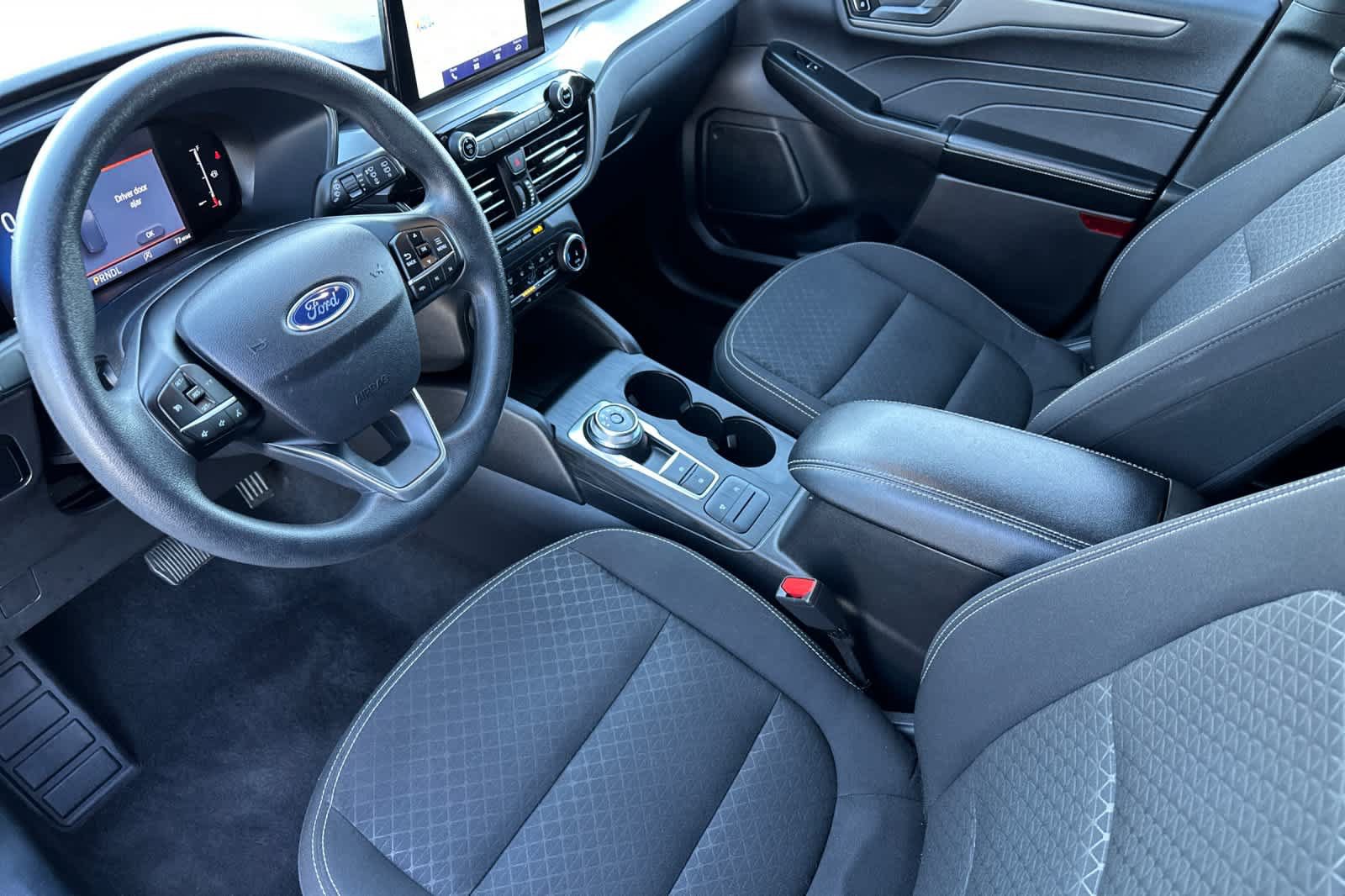 Certified 2025 Ford Escape Active AWD/4WD image 11