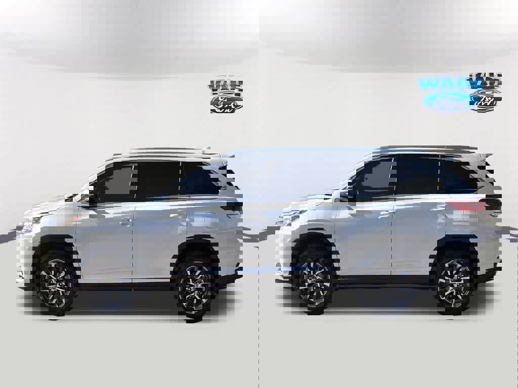 Used 2019 Toyota Highlander XLE w/ Carpet Mat Package (TMS) image 8