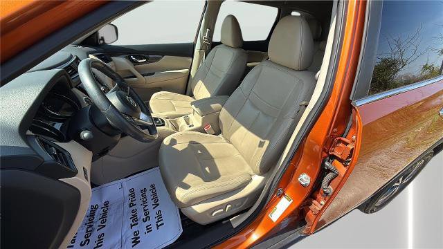 Used 2017 Nissan Rogue SL w/ SL Premium Package image 11