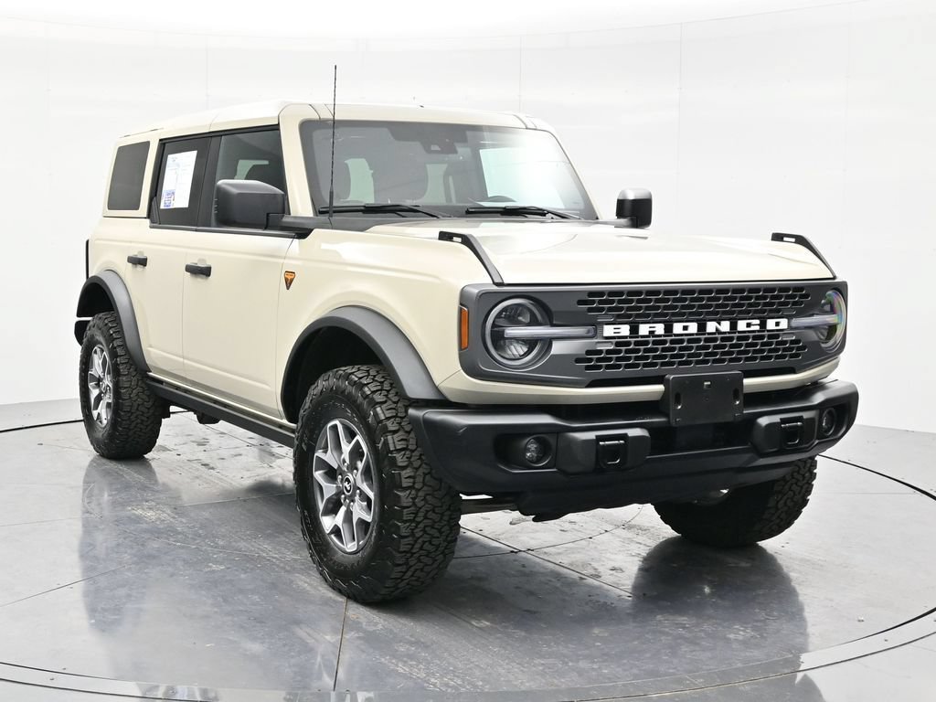 Certified 2025 Ford Bronco Badlands AWD/4WD image 3