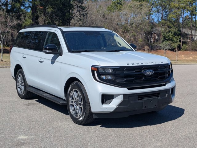 Certified 2025 Ford Expedition Active image 7