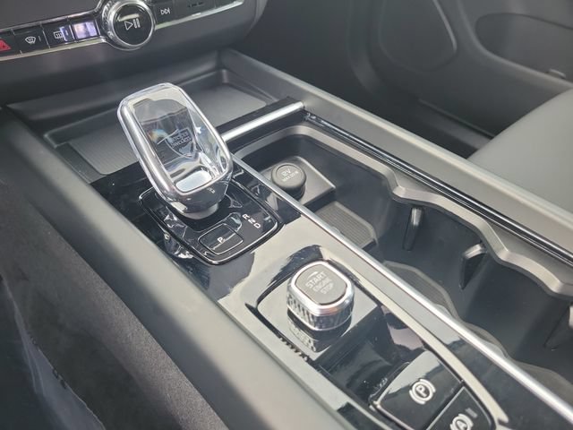 Used 2026 Volvo XC60 B5 Plus w/ Protection Package Premier AWD/4WD image 15