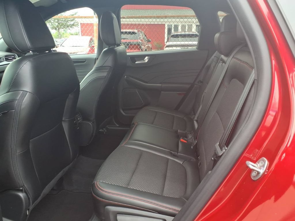 Certified 2024 Ford Escape ST-Line w/ Tech Pack #1 FWD image 11