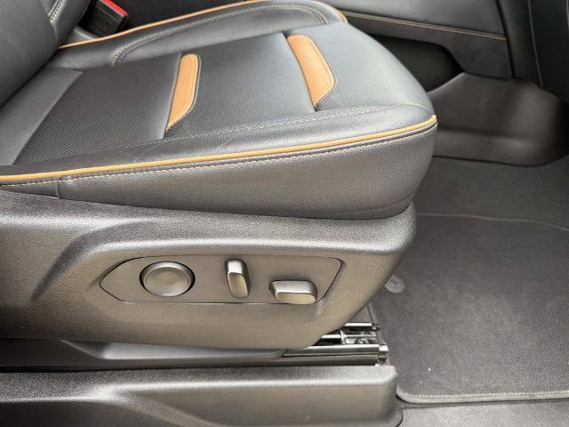 Used 2024 GMC Yukon AT4 AWD/4WD image 15