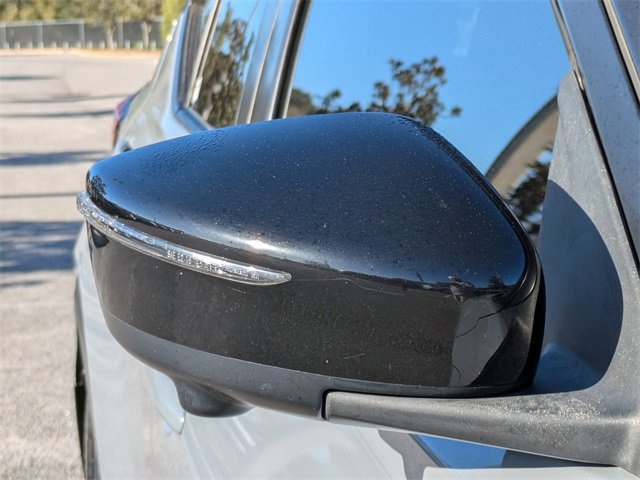 Used 2023 Nissan Kicks SR image 12