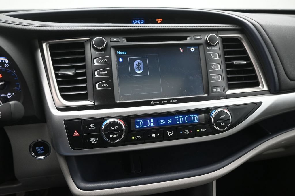 Used 2017 Toyota Highlander XLE AWD/4WD image 9