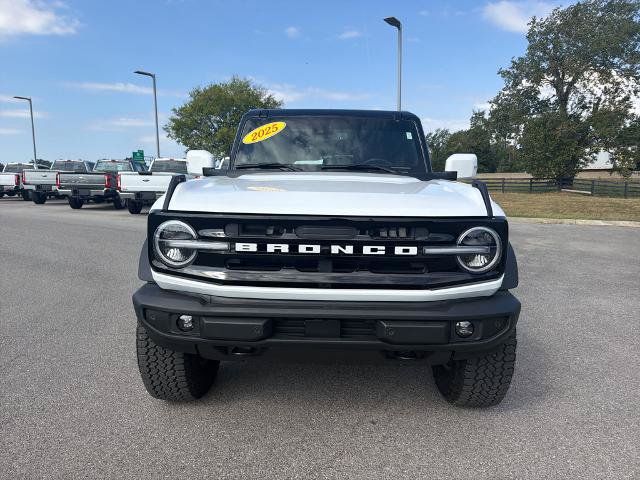 Certified 2025 Ford Bronco Outer Banks w/ Sasquatch Package AWD/4WD image 2