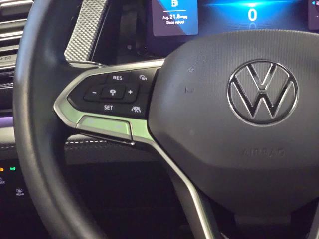 Used 2024 Volkswagen Atlas Cross Sport SEL R-Line AWD/4WD image 22