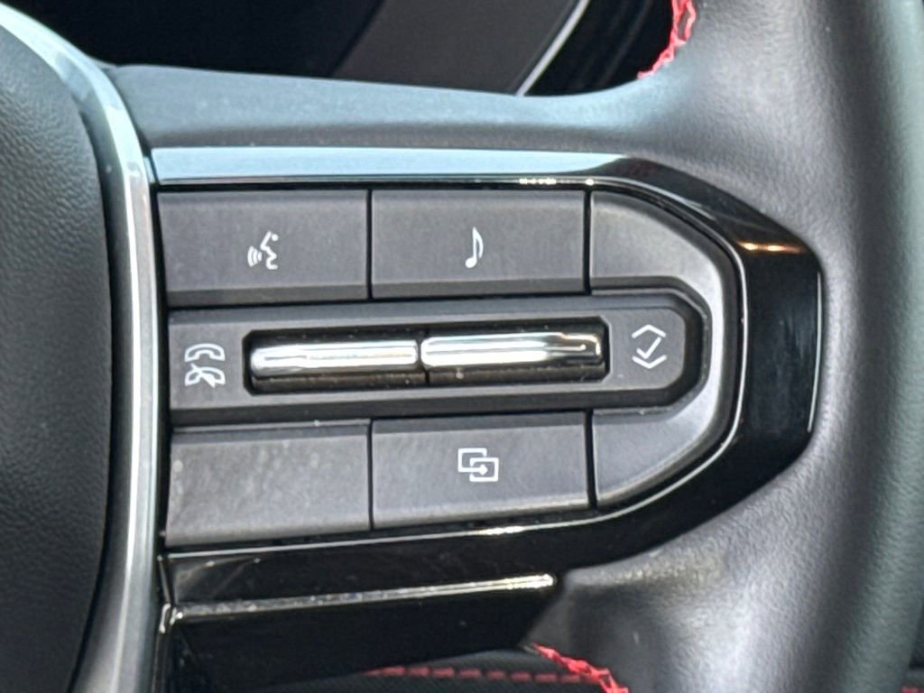 Used 2024 Chevrolet Colorado Z71 w/ Z71 Convenience Package 2 image 23