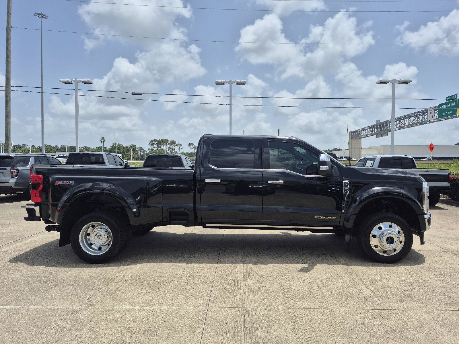 Certified 2024 Ford F450 Lariat w/ Lariat Ultimate Package AWD/4WD image 18