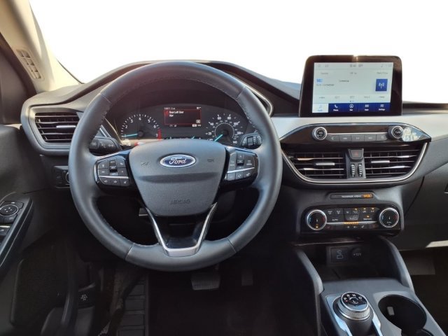 Certified 2022 Ford Escape SE w/ SE Sport Appearance Package FWD image 16