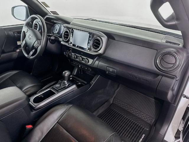 Used 2020 Toyota Tacoma TRD Off-Road w/ Technology Package AWD/4WD image 28
