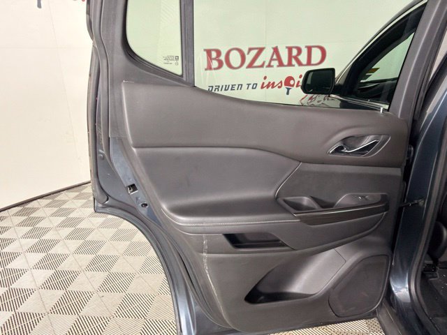 Used 2020 GMC Acadia SLT w/ Premium Package FWD image 33